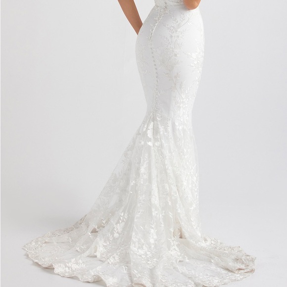 House of CB ‘SOLENE’ Bridal Gown + ‘SIMONE’ Viel - Picture 10 of 15